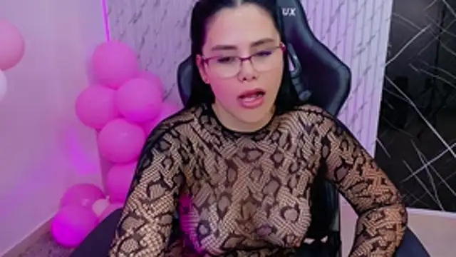 lararoberts_'s Live XXX Chat