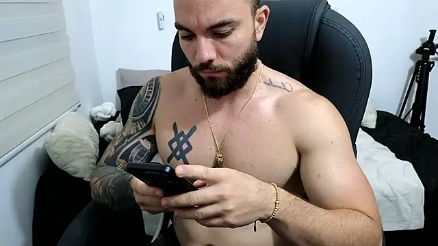 Isaac_Carterのウェブカメラショー