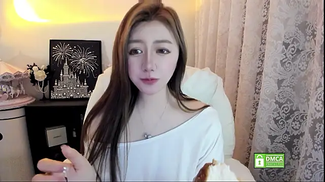 Cute_Mango Adlı Modelin Canlı XXX Sohbeti