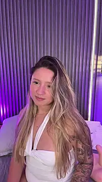 Chat XXX ao vivo de MiaPetit_