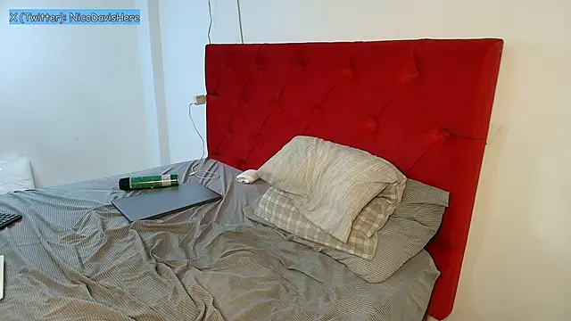 Pokazy przed kamerką – NicoDavisOfficial