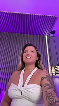 MiaPetit_ Chat XXX in diretta