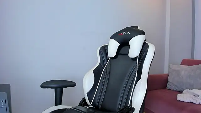 stefy_bratz: διαδικτυακό σόου στην κάμερα