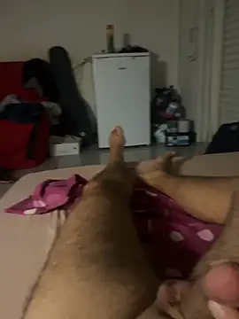 rjuanito973: διαδικτυακό σόου στην κάμερα