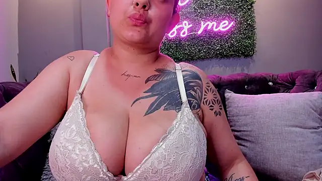 Laurenhillcute14 live XXX chat