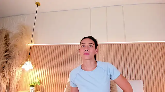 แชท XXX สดของ NahimiThompson