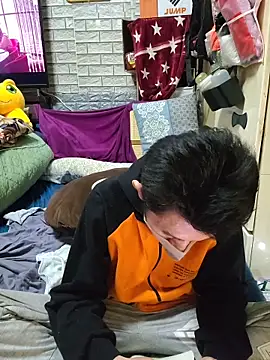 Christopher1024 在線直播表演