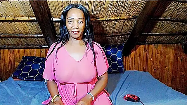 NikkyJigglesX Adlı Modelin Web Kamerası Şovu