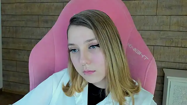 Chat +18 de TinnaBurton ao vivo