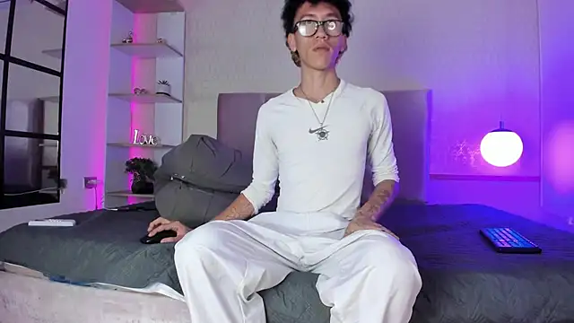 Julien_Ansel Chat XXX in diretta