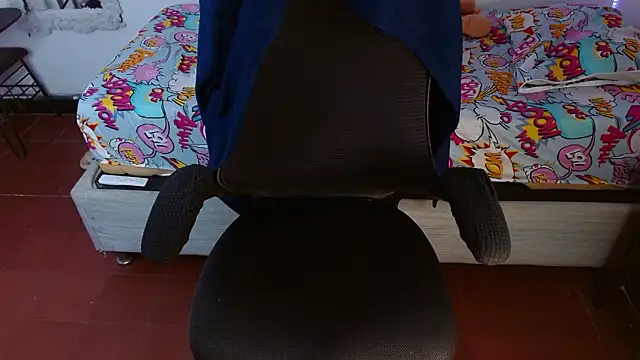 Skinny__hott élő XXX-chatje