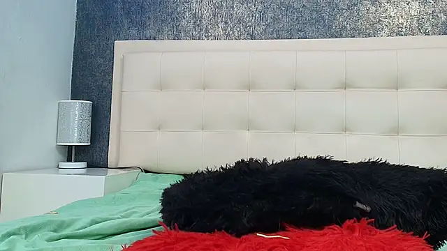 CloeandtyfannyのライブXXXチャット