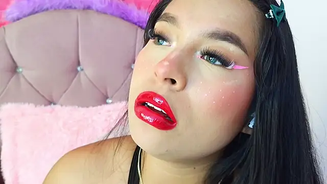 Chat +18 de mia_roux1 ao vivo