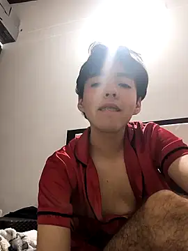 Lucca__555 élő XXX-chatje