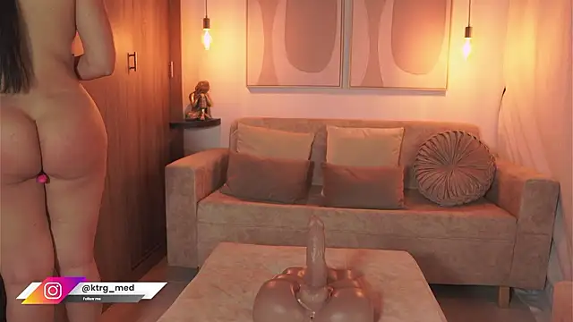 Chat +18 de amelie_gonzalez ao vivo