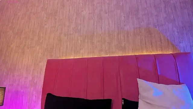 Chat +18 de Kendra_kobein ao vivo