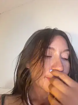 HelennaMoon_: διαδικτυακό σόου στην κάμερα