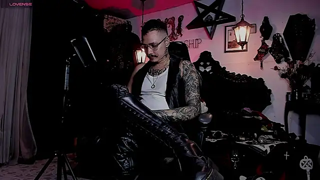 allanhurtss: διαδικτυακό σόου στην κάμερα