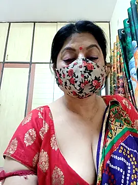 Ratna-777 即時 XXX 聊天