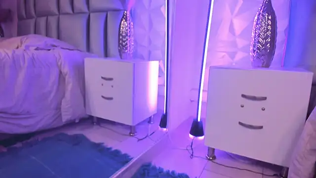 HollyPeach 即時 XXX 聊天