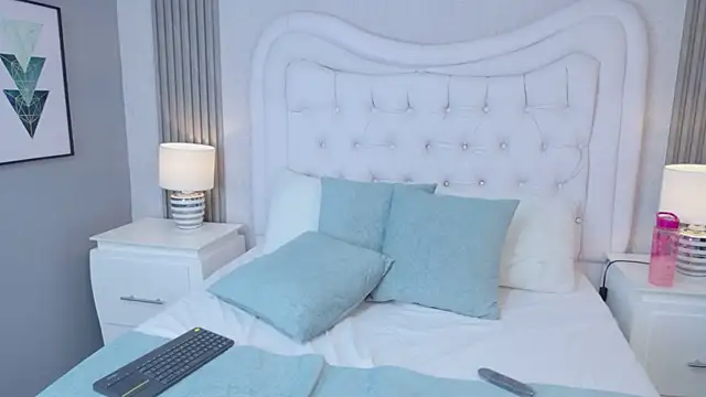 VioletFroost's Live XXX Chat