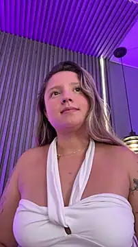 XXX chat uživo modela MiaPetit_
