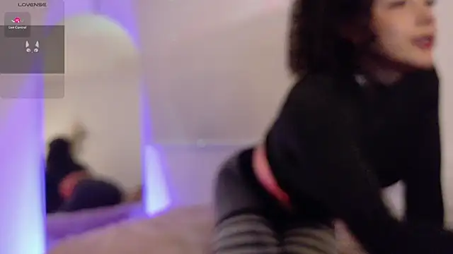 Lia_Tinez Chat XXX live