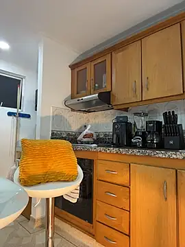 zafiro_mo0n's Live XXX Chat