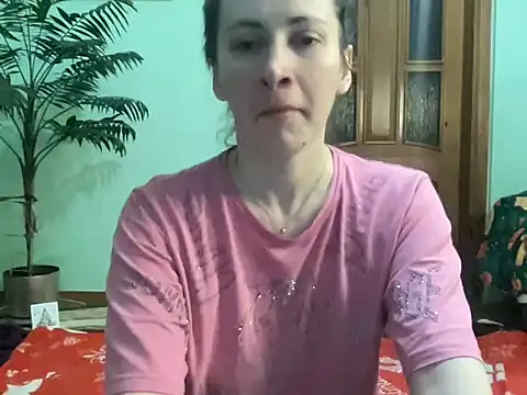 AngelTough20: διαδικτυακό σόου στην κάμερα