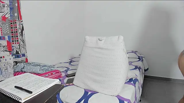 naive_natty10 Live XXX-chat