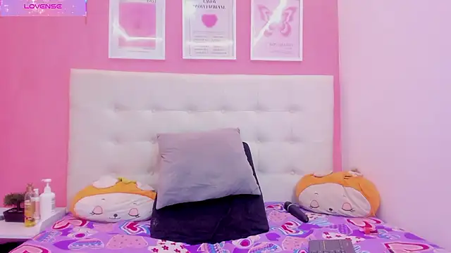 Macarena_05's Live XXX Chat