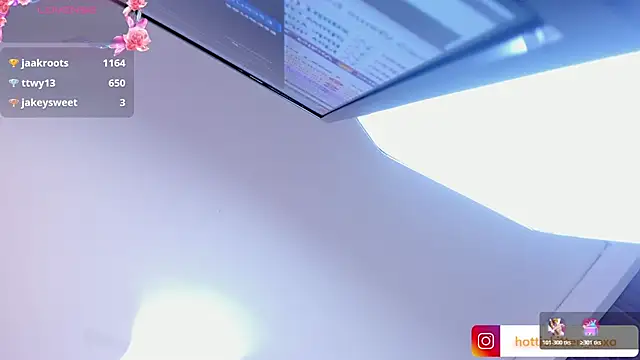 Онлайн чат XXX Viollet_xoxo