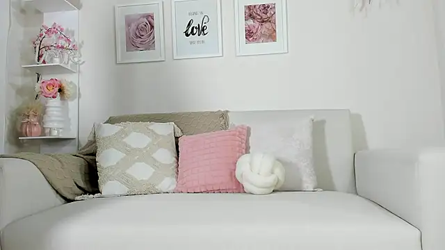 Mia_Rosee1 Adlı Modelin Canlı XXX Sohbeti