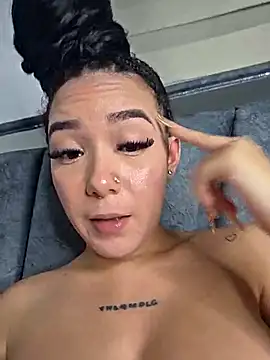 Онлайн чат XXX alaia_princess