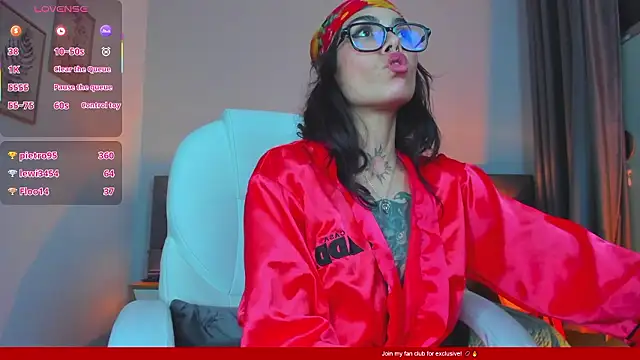 Esmeralda_CO's Live XXX Chat