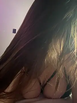 Sarasweet_sex: διαδικτυακό σόου στην κάμερα