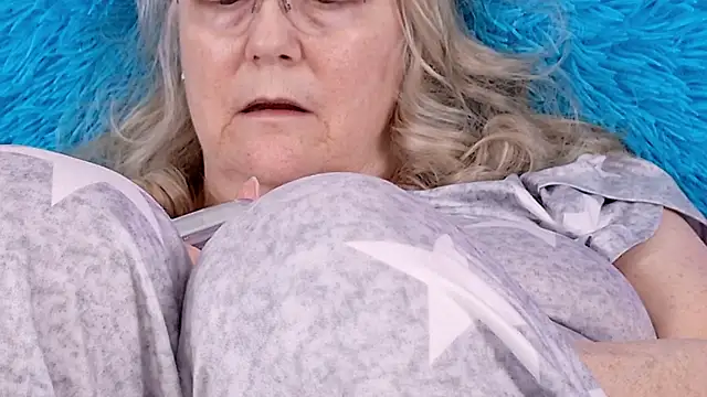 Kaitlyn_Winters: διαδικτυακό σόου στην κάμερα