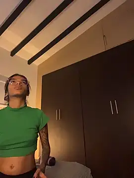 دردشة TweetiePieXXX الجنسية المباشرة