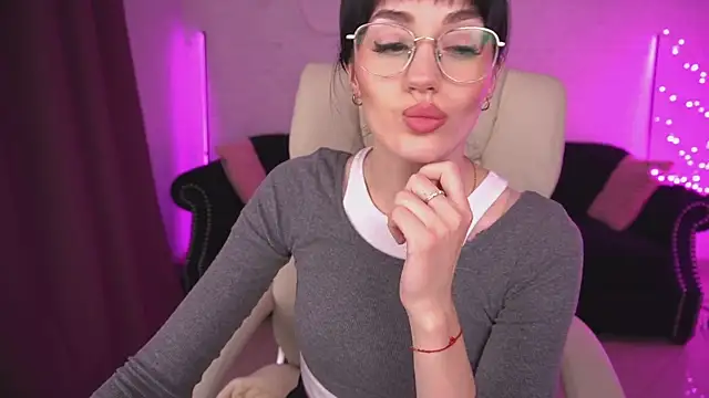 EviLune Adlı Modelin Canlı XXX Sohbeti