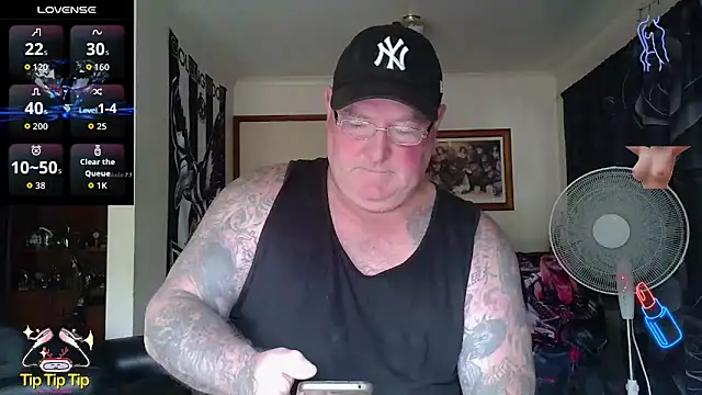 KINKYBLUEYES69 live XXX chat