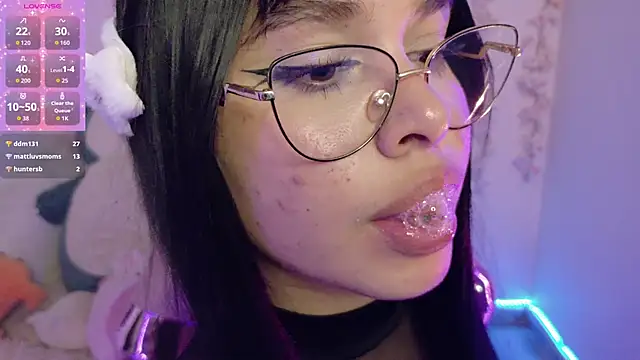 Haelycute: онлайн-секс-чат