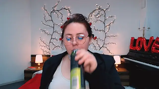 Chat +18 de Hennessy_bunny ao vivo