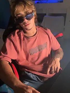 AngelLatinBoy 在線直播表演