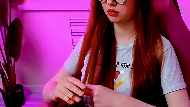 CarolGiggly's Live XXX Chat