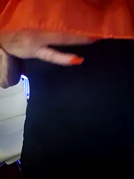 LadyTouchのライブXXXチャット