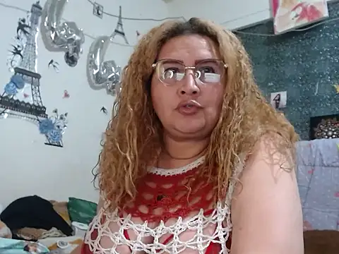 Perla1981-- Adlı Modelin Canlı XXX Sohbeti