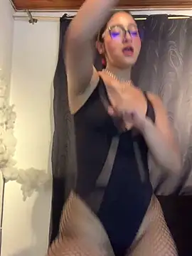 LilithMonette Adlı Modelin Canlı XXX Sohbeti