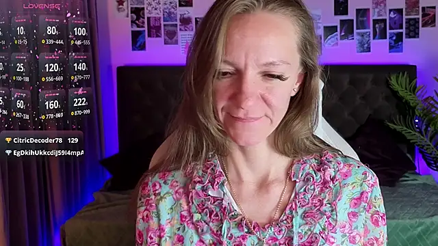 Jesica_mooon Chat XXX in diretta