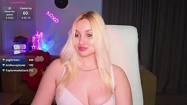 adrelaxina's Live XXX Chat