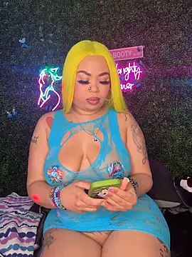 RenaThickAss Adlı Modelin Canlı XXX Sohbeti